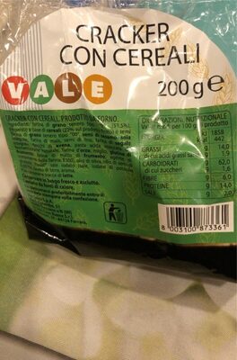 Cracker con cereali front packaging