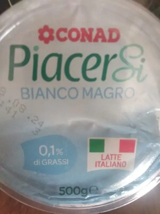 Yogurt bianco magro Piacersi front packaging