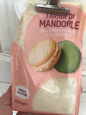 Farina di mandorle