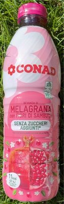Bevanda melagrana con fiori di sambuco