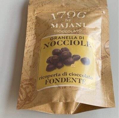 Granella di nocciole ricoperta di cioccolato fondente