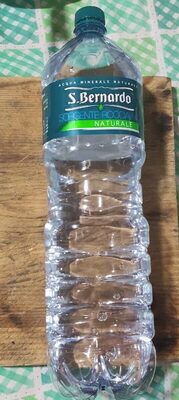 Acqua minerale naturale