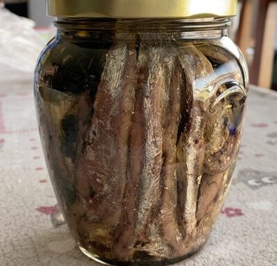 Acciughe con prezzemolo in olio d’oliva