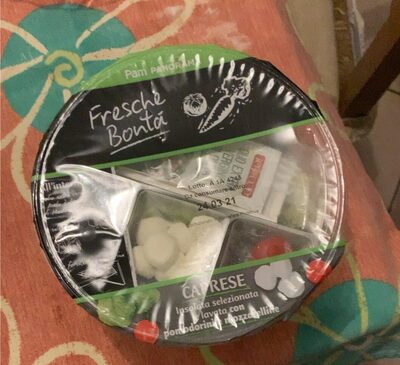 Insalata caprese fresca bontà front packaging