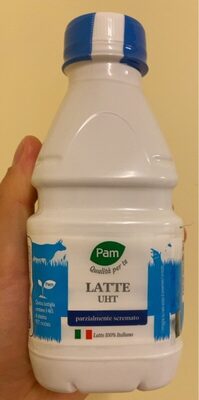 Latte uht parzialmente scremato