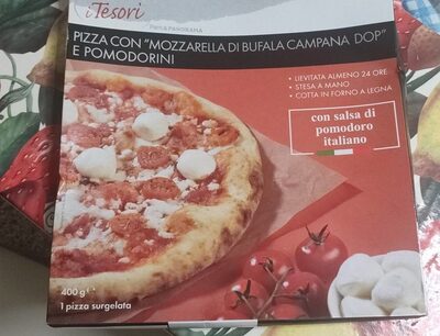 Pizza con mozzarella di bufala campana DOP e pomodorini