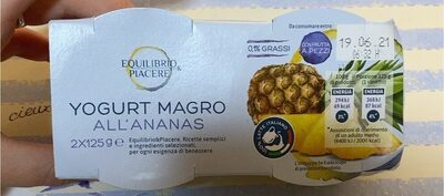 Yogurt Magro all’ananas front packaging