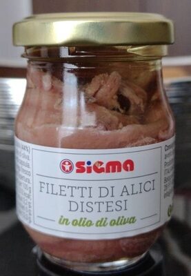 Filetti di alici distesi in olio di oliva