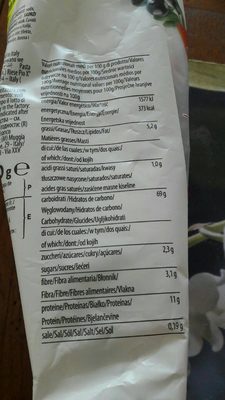 Pates de semoule de grain dure aux olives noires nutrition facts table