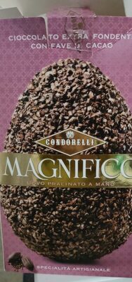 Magnifico uovo pralinato a mano