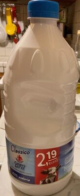 Latte intero pastorizzato front packaging