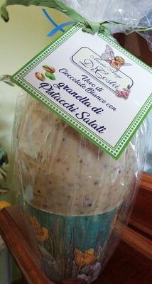 Uovo di cioccolato bianco con granella di pistacchi salati