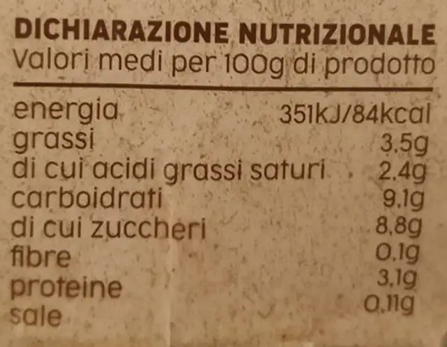Natura, yogurt intero bianco con zucchero di canna nutrition facts table