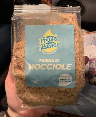 Farina di nocciole