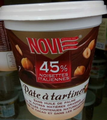 Pate à tartiner avec 45% de noisettes italiennes