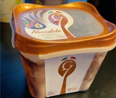 Nocciolato con granella di nocciole tostate front packaging