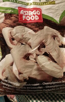 fignhi champignons già puliti e affettati