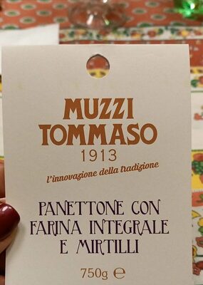 Panettone con farina integrale e mirtilli