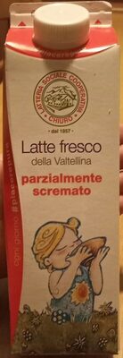 Latte fresco parzialmente scremato front packaging