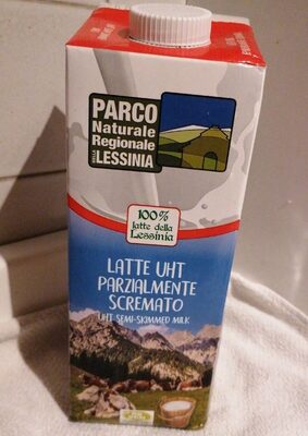 Latte uht parzialmente scremato