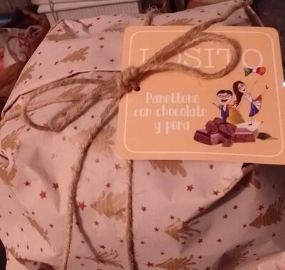 Panettone con pera y chocolate front packaging