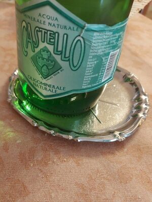 Acqua minerale naturale