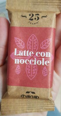 Cioccolato al latte con nocciole
