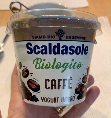 Yogurt intero caffè front packaging