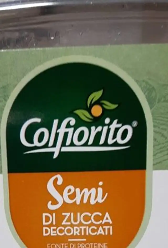 Semi di zucca decorticati front packaging