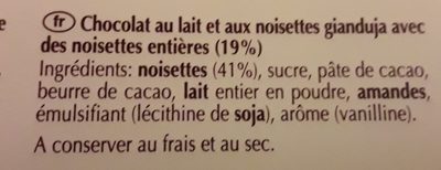 chocolat au lait et aux noisettes gianduja avec des noisettes entières ingredients label