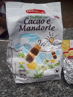 Frollini con cacao e mandorle