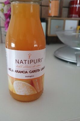 Succo di Arancia,  mela, carota e limone