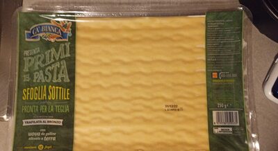 Sfoglia sottile di pasta fresca all'uovo