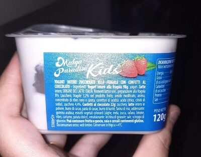 Yogurt intero zuccherato alla fragola