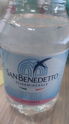 San Benedetto oligominerale front packaging