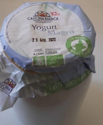 Yogurt Magro front packaging