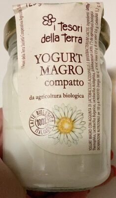 Yogurt magro front packaging
