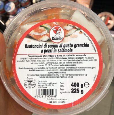 Bastoncini di surimi al gusto granchio a pezzi in salamoia