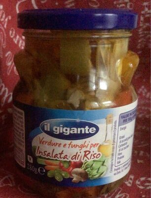 Verdure e funghi per insalata di riso