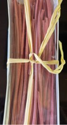 Linguine Nudeln, rot