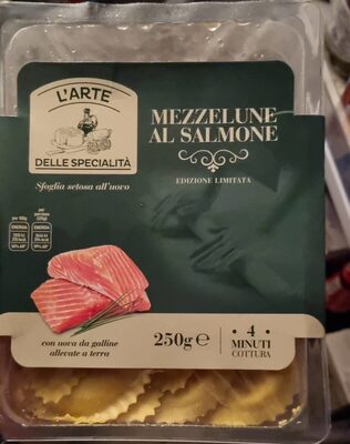 Mezze lune al salmone