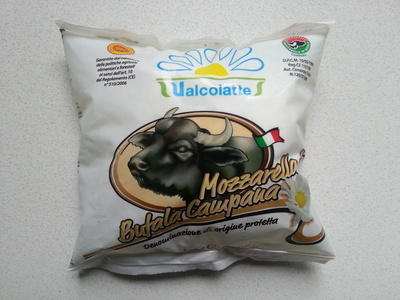 Mozzarella di bufala campana DOP front packaging