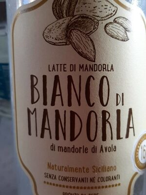 Latte di mandorla