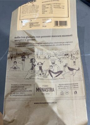 Biscotti biologici con farina di farro e cioccolato