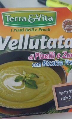 Vellutata di piselli e zucchine con ricotta fresca