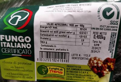 Funghi prataioli coltivati affettati