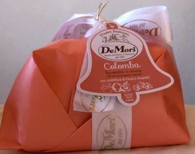 Colomba lavorata a mano con confettura di pesca e amaretti front packaging