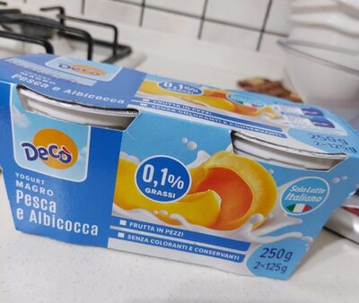 Yogurt magro pesca e albicocca front packaging