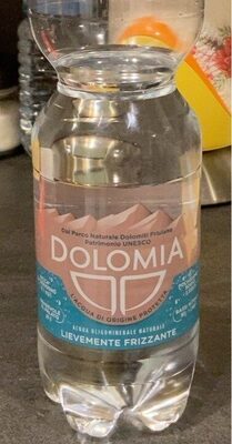 Acqua leggermente frizzante