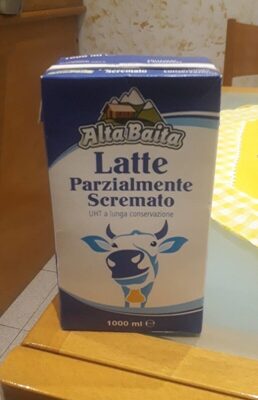 Latte parzialmente scremato